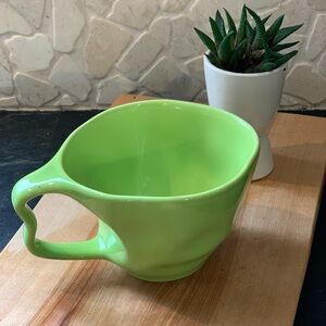TEAOPIA | Large Oversized Organic Shaped Green Mug